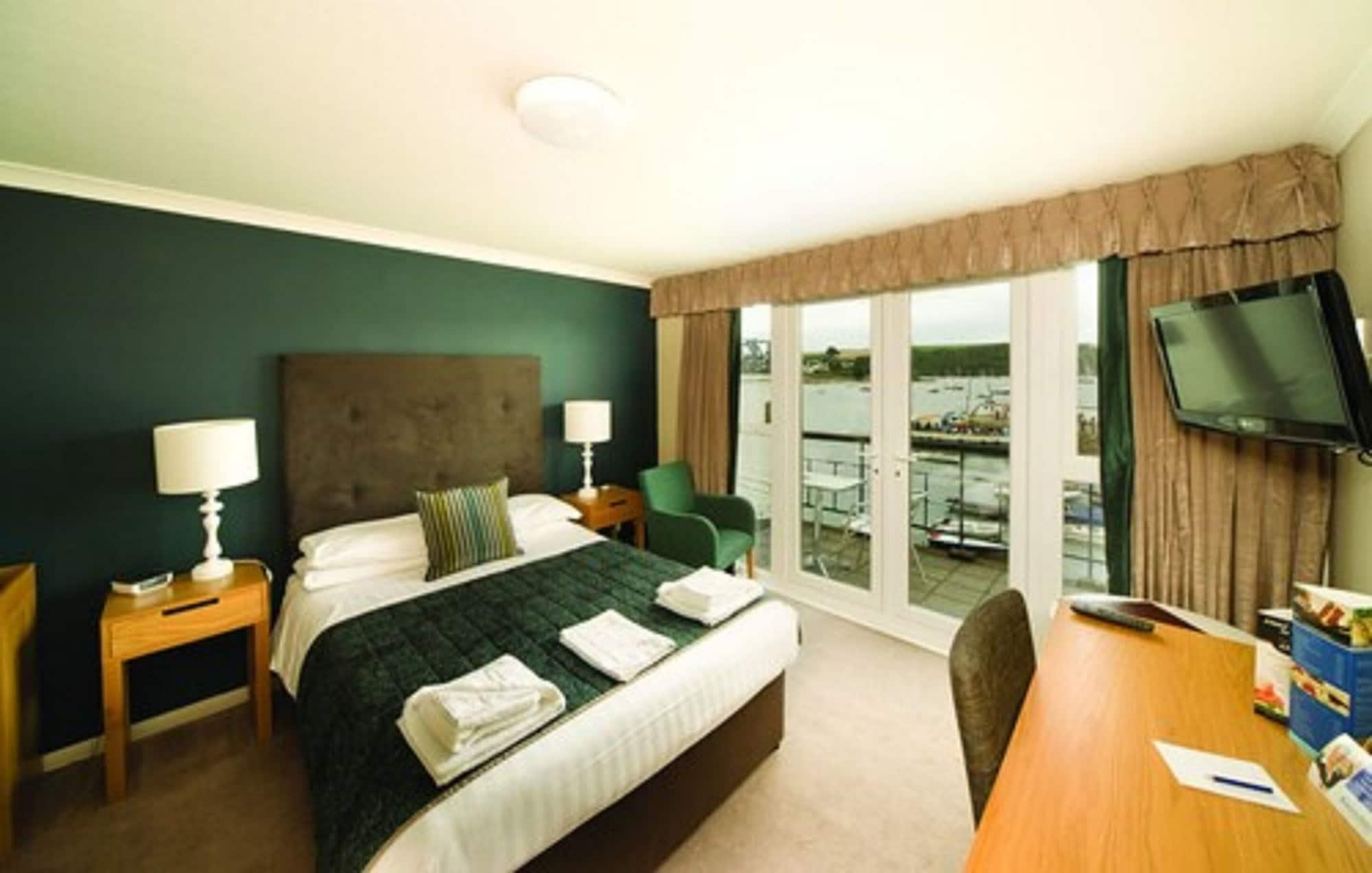 Ship And Castle Hotel เซนต์มอว์ส ภายนอก รูปภาพ