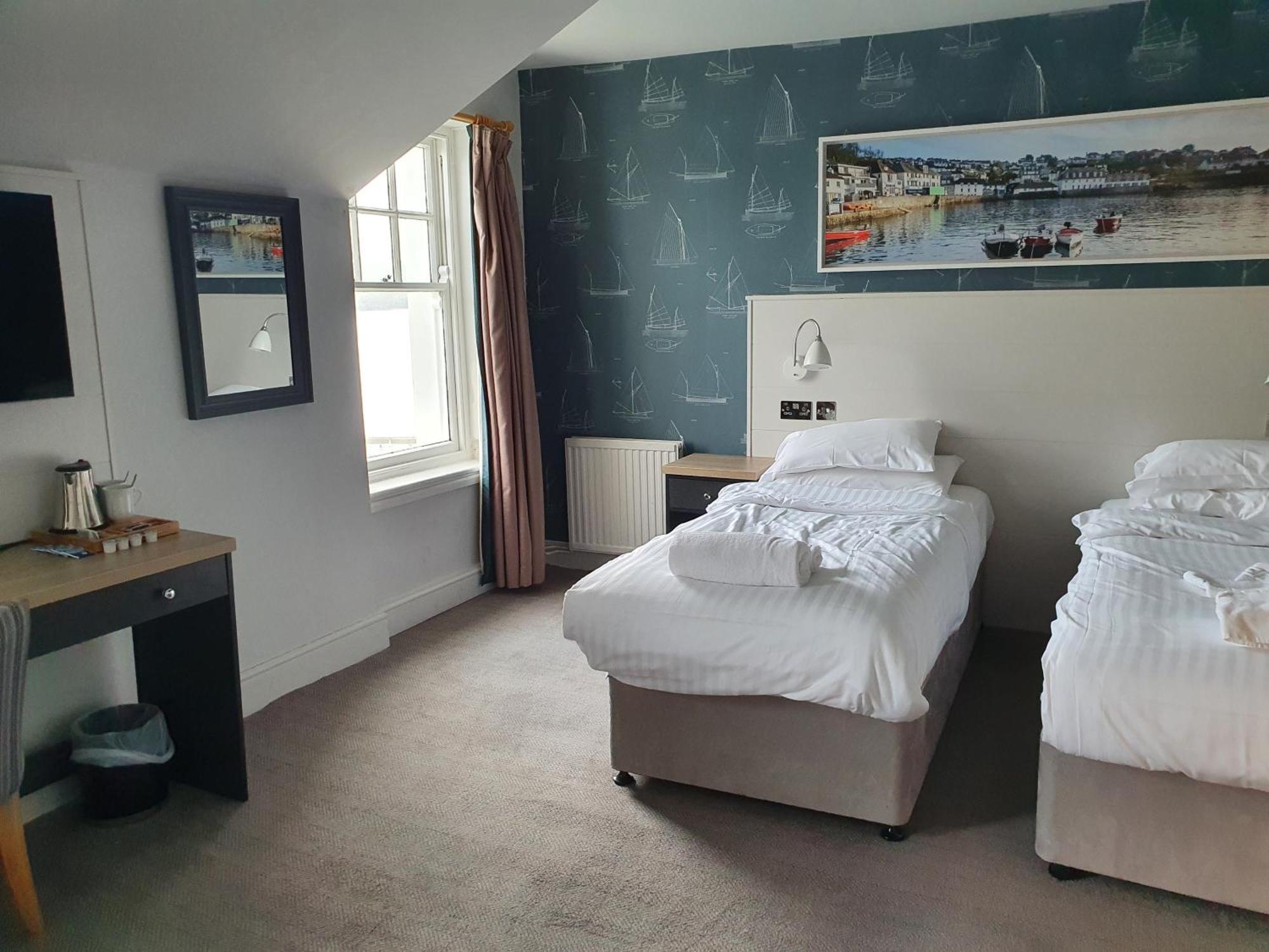 Ship And Castle Hotel เซนต์มอว์ส ภายนอก รูปภาพ